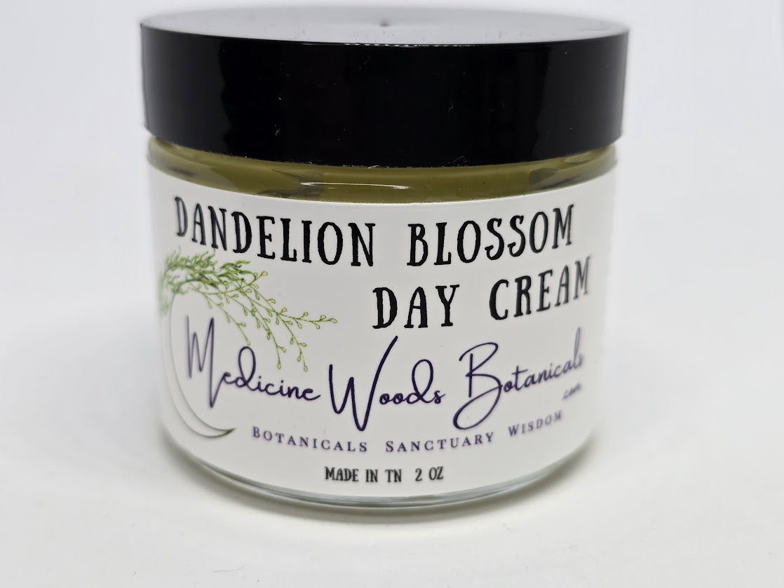 An all-natural calming face cream with dandelion, comfrey, lavender and aloe.